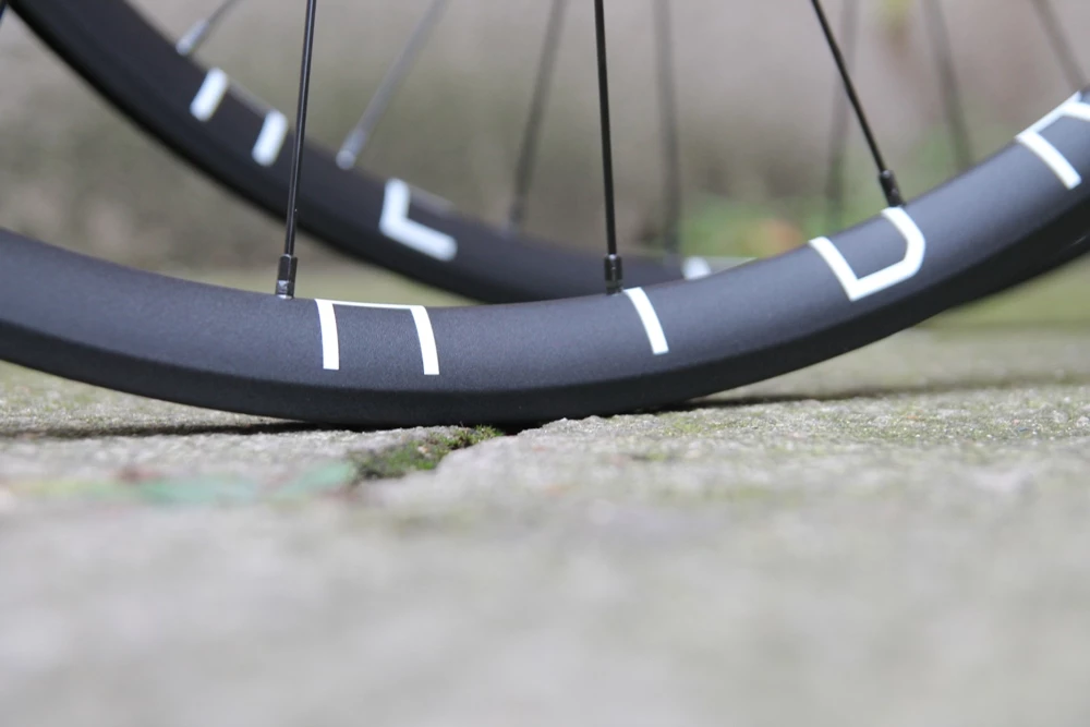 H+Son THE HYDRA X SwiftArt Boost Track Laufradsatz 32 Loch | Hochwertige Laufräder für Rennräder 4 H+Son THE HYDRA X SwiftArt Boost Track Laufradsatz 32 Loch | Hochwertige Laufräder für Rennräder – Bild 4