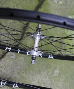 H+Son THE HYDRA X SwiftArt Boost Track Laufradsatz 32 Loch | Hochwertige Laufräder für Rennräder 16 H+Son THE HYDRA X SwiftArt Boost Track Laufradsatz 32 Loch | Hochwertige Laufräder für Rennräder -Fahrradts Verkaufsladen H Son Hydra LRS 8