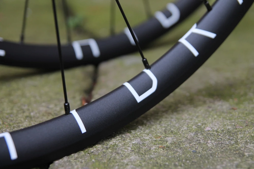 H+Son THE HYDRA X SwiftArt Boost Track Laufradsatz 32 Loch | Hochwertige Laufräder für Rennräder 9 H+Son THE HYDRA X SwiftArt Boost Track Laufradsatz 32 Loch | Hochwertige Laufräder für Rennräder – Bild 9