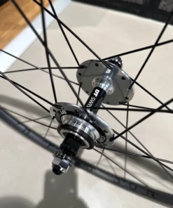 H+Son Archetype X DT-Swiss 370 Track Naben Laufradsatz - Anodized Grey 20/24Loch | Hochwertige Laufradsätze für Rennräder -Fahrradts Verkaufsladen H Son Arche DT370 LRS Grey 1