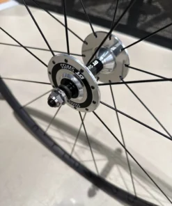 H+Son Archetype X DT-Swiss 370 Track Naben Laufradsatz - Anodized Grey 20/24Loch | Hochwertige Laufradsätze für Rennräder -Fahrradts Verkaufsladen H Son Arche DT370 LRS Grey 11