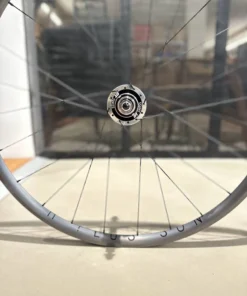 H+Son Archetype X DT-Swiss 370 Track Naben Laufradsatz - Anodized Grey 20/24Loch | Hochwertige Laufradsätze für Rennräder -Fahrradts Verkaufsladen H Son Arche DT370 LRS Grey 2