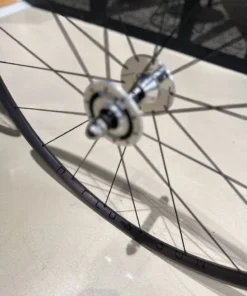 H+Son Archetype X DT-Swiss 370 Track Naben Laufradsatz - Anodized Grey 20/24Loch | Hochwertige Laufradsätze für Rennräder -Fahrradts Verkaufsladen H Son Arche DT370 LRS Grey 7