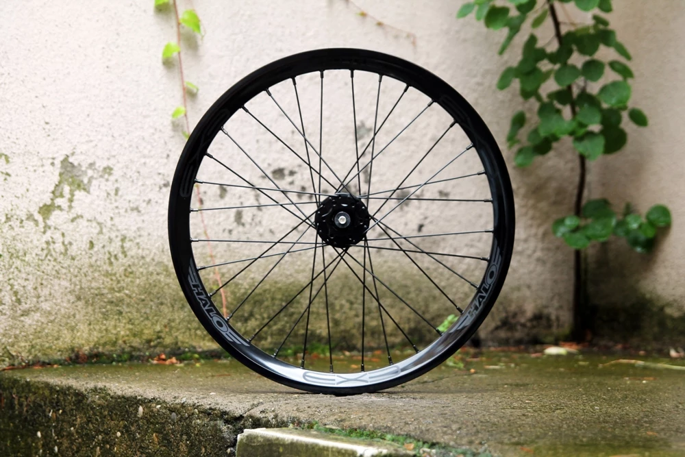 Halo EX-3 20" Vorderrad mit Shutter Precision Nabendynamo SD-8 Disc / Schwarz - Hochwertiges Laufrad für Fahrräder 1 Halo EX-3 20" Vorderrad mit Shutter Precision Nabendynamo SD-8 Disc / Schwarz - Hochwertiges Laufrad für Fahrräder