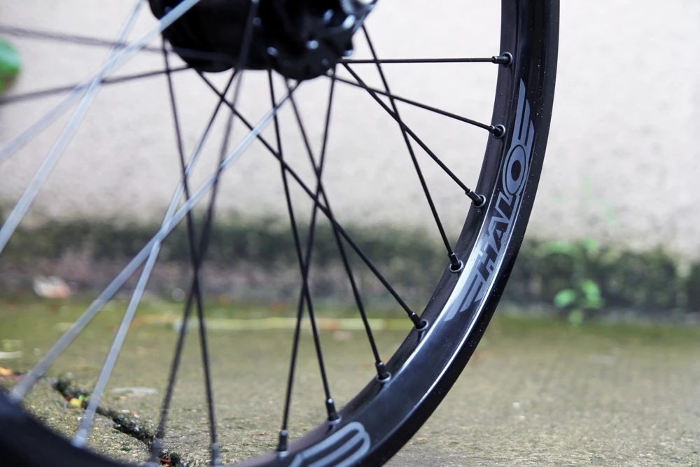 Halo EX-3 20" Vorderrad mit Shutter Precision Nabendynamo SD-8 Disc / Schwarz - Hochwertiges Laufrad für Fahrräder 6 Halo EX-3 20" Vorderrad mit Shutter Precision Nabendynamo SD-8 Disc / Schwarz - Hochwertiges Laufrad für Fahrräder – Bild 6