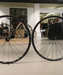 H+Son THE HYDRA X MACK HUBS Low Flange Track Laufradsatz - Hochwertiger Laufradsatz für Rennräder