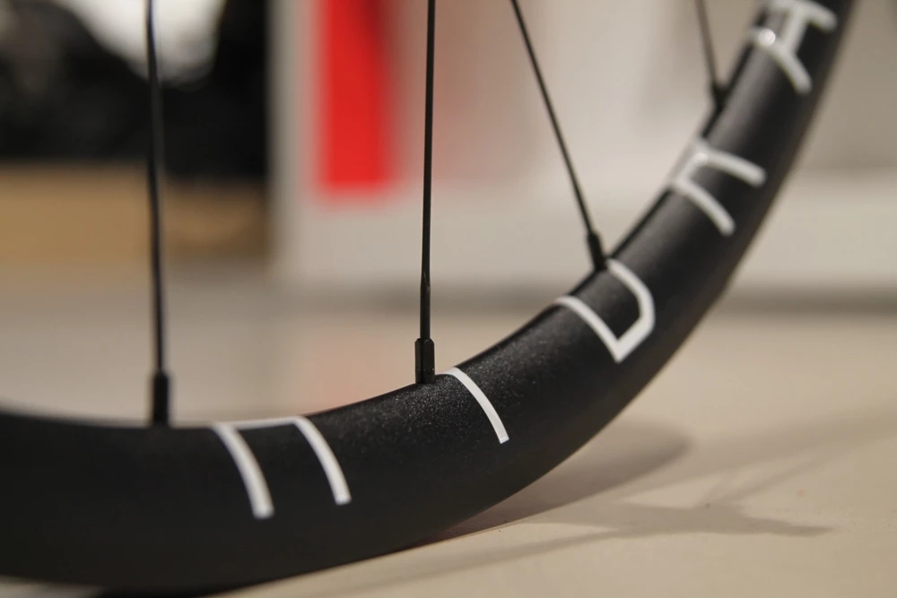 H+Son THE HYDRA X MACK HUBS Low Flange Track Laufradsatz - Hochwertiger Laufradsatz für Rennräder 7 H+Son THE HYDRA X MACK HUBS Low Flange Track Laufradsatz - Hochwertiger Laufradsatz für Rennräder – Bild 7