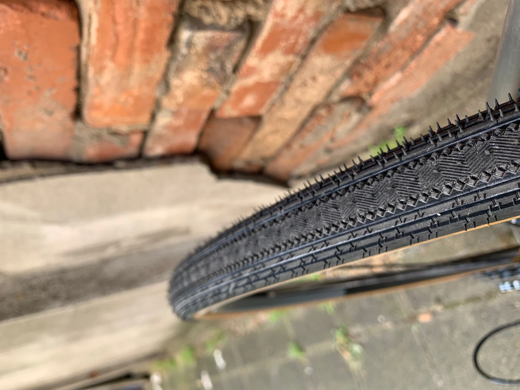 Panaracer GravelKing Semi Slick Faltreifen 700c Schwarz/Braun - Hochwertige Reifen für Straße und Schotter 2 Panaracer GravelKing Semi Slick Faltreifen 700c Schwarz/Braun - Hochwertige Reifen für Straße und Schotter – Bild 2