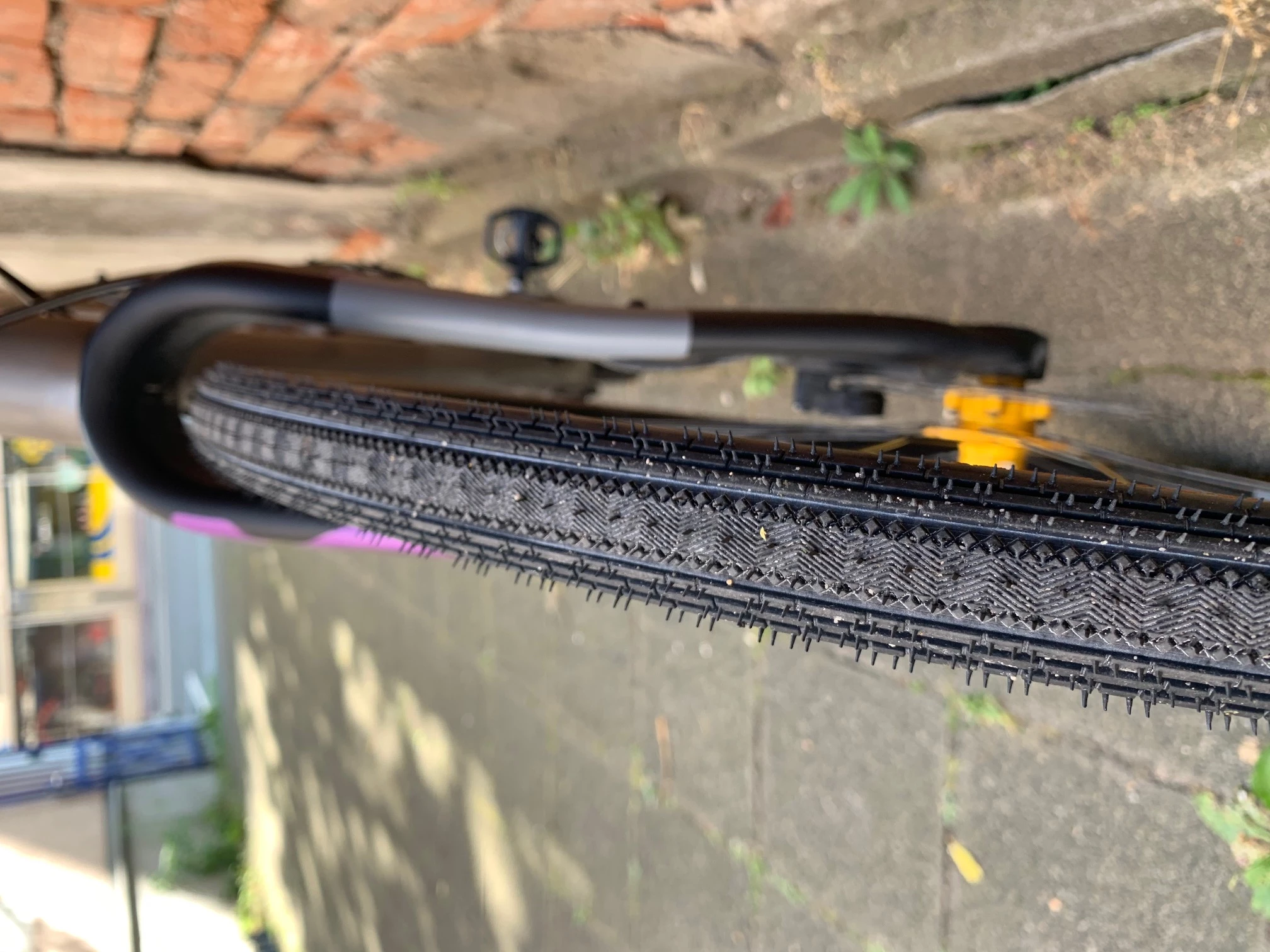 Panaracer GravelKing Semi Slick Faltreifen 700c Schwarz/Braun - Hochwertige Reifen für Straße und Schotter 4 Panaracer GravelKing Semi Slick Faltreifen 700c Schwarz/Braun - Hochwertige Reifen für Straße und Schotter – Bild 4