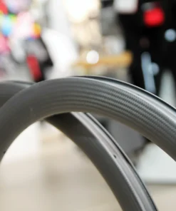 SMParts Force 45 T700 Clincher TLR Carbon Felge 3K Twill Weave, 700c 28" - Hochwertige Laufräder für optimale Performance 9 SMParts Force 45 T700 Clincher TLR Carbon Felge 3K Twill Weave, 700c 28" - Hochwertige Laufräder für optimale Performance -Fahrradts Verkaufsladen SMP Force45 Carbonfelge 3K 4