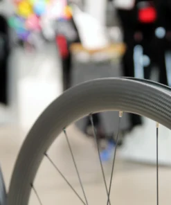 SMParts Force 45 T700 Clincher TLR Carbon Felge 3K Twill Weave, 700c 28" - Hochwertige Laufräder für optimale Performance 10 SMParts Force 45 T700 Clincher TLR Carbon Felge 3K Twill Weave, 700c 28" - Hochwertige Laufräder für optimale Performance -Fahrradts Verkaufsladen SMP Force45 Carbonfelge 3K 5