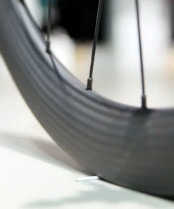 SMParts Force 45 T700 Clincher TLR Carbon Felge 3K Twill Weave, 700c 28" - Hochwertige Laufräder für optimale Performance 11 SMParts Force 45 T700 Clincher TLR Carbon Felge 3K Twill Weave, 700c 28" - Hochwertige Laufräder für optimale Performance -Fahrradts Verkaufsladen SMP Force45 Carbonfelge 3K 6