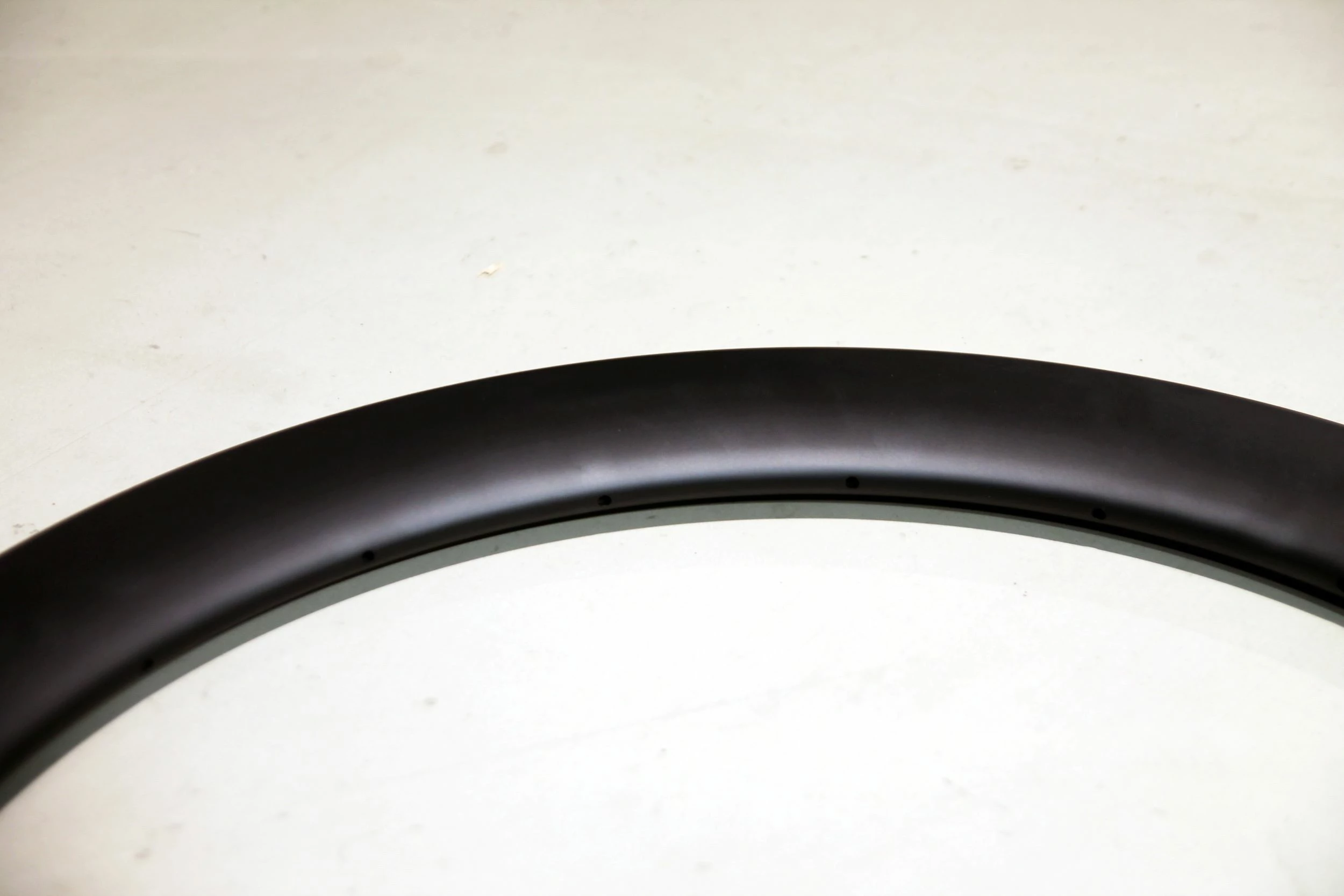 SMParts Force 63 T700 Clincher TLR Carbon Felge UD Matt 700c 28" - Hochwertige Laufräder 4 SMParts Force 63 T700 Clincher TLR Carbon Felge UD Matt 700c 28" - Hochwertige Laufräder – Bild 4