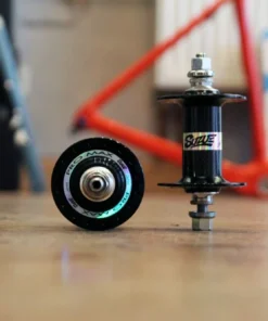 Suzue Pro Max CARBON Track Hochflansch Vorderradnabe - Schwarz | Hochwertige Laufradnabe für Rennräder -Fahrradts Verkaufsladen Suzue ProMax Carbon hub black 1