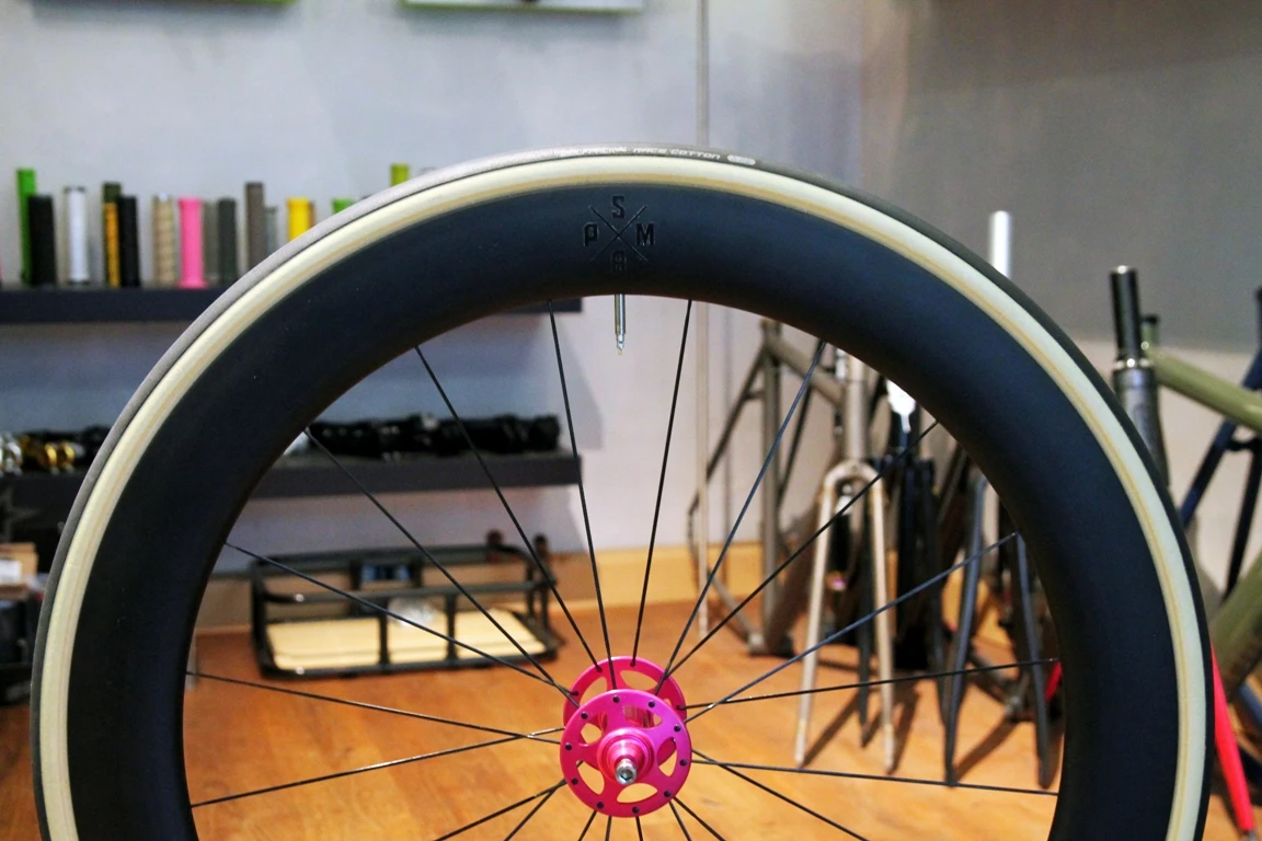 Wolfpack Cotton ToGuard Compound Faltreifen 700x24c - Hochwertige Straßenreifen 4 Wolfpack Cotton ToGuard Compound Faltreifen 700x24c - Hochwertige Straßenreifen – Bild 4