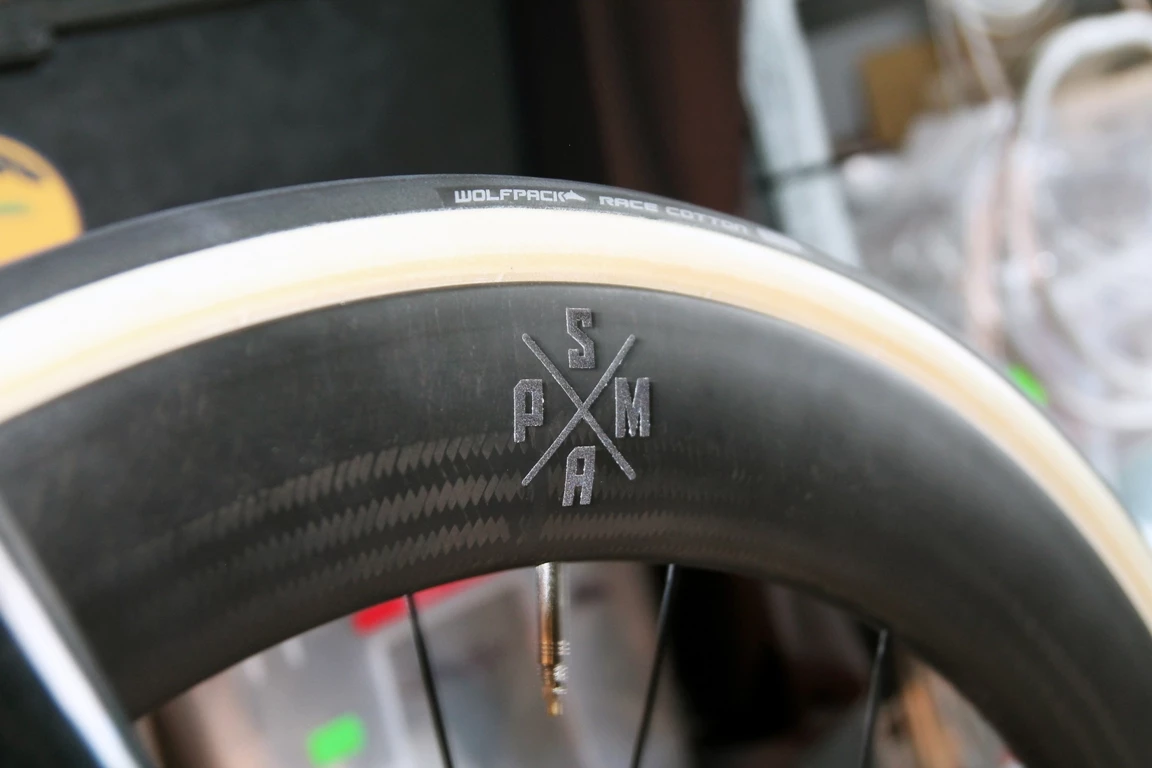 Wolfpack Cotton ToGuard Compound Faltreifen 700x24c - Hochwertige Straßenreifen 5 Wolfpack Cotton ToGuard Compound Faltreifen 700x24c - Hochwertige Straßenreifen – Bild 5