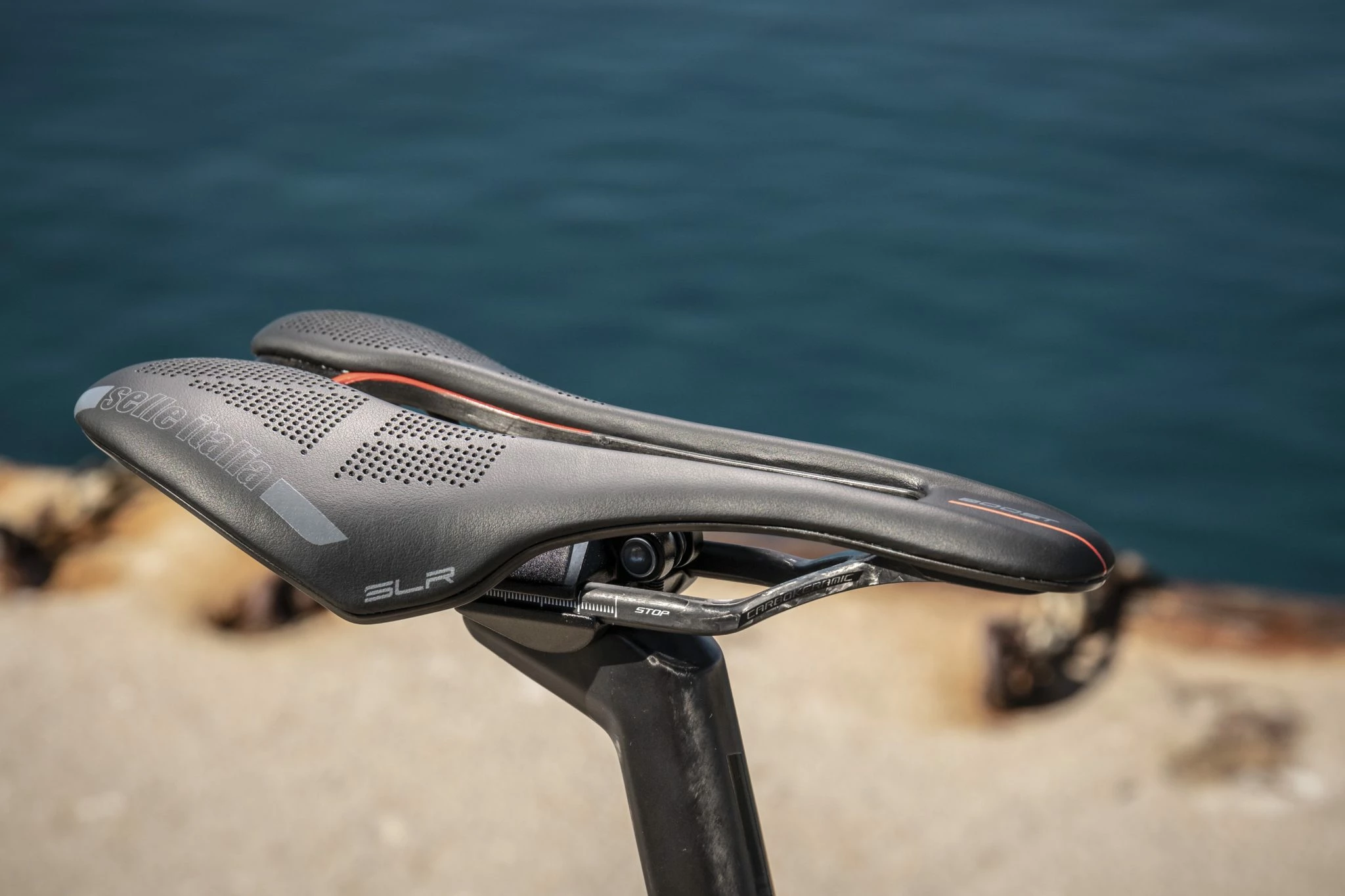 SELLE ITALIA SLR Boost Superflow Kit Carbon, Shortfit Sattel - Wide L3, Carbongestell | Leichter Hochleistungssattel für Rennräder 3 SELLE ITALIA SLR Boost Superflow Kit Carbon, Shortfit Sattel - Wide L3, Carbongestell | Leichter Hochleistungssattel für Rennräder – Bild 3