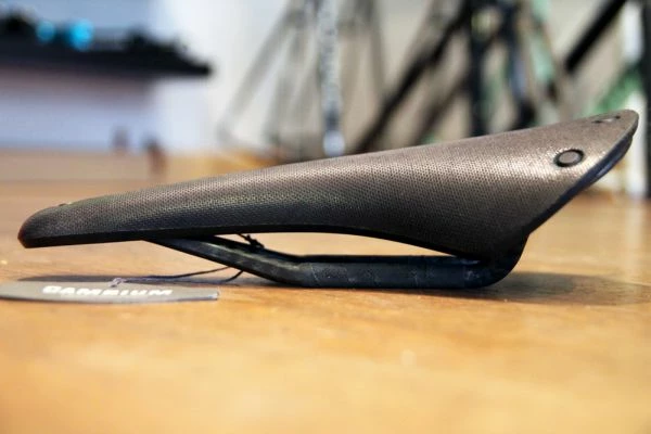 BROOKS Cambium C13 Carbon Sattel – Leichter Carbon-Radelsattel für maximale Performance 6 BROOKS Cambium C13 Carbon Sattel – Leichter Carbon-Radelsattel für maximale Performance – Bild 6