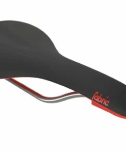 Fabric Scoop Flat Elite Sattel - Hochwertiger Fahrradsattel für Komfort und Leistung -Fahrradts Verkaufsladen fa15 scoop flat elite blkred 3qtr