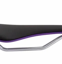 Fabric Scoop Shallow Elite Sattel - Hochwertiger Fahrradsattel für Komfort und Leistung -Fahrradts Verkaufsladen fabric17 scoop shallow elite saddle black purple side fu4500seos19