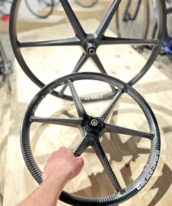 Kvirder Biturbo Carbon Bullitt 6-Speichen Laufräder für Lastenrad 20" / 26" - Hochleistungs-Laufradsätze 14 Kvirder Biturbo Carbon Bullitt 6-Speichen Laufräder für Lastenrad 20" / 26" - Hochleistungs-Laufradsätze -Fahrradts Verkaufsladen kvirder biturbo cargo bullitt carbonlaufradsatz 5