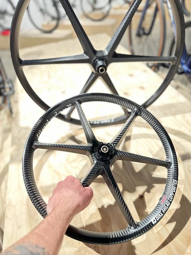 Kvirder Biturbo Carbon Bullitt 6-Speichen Laufräder für Lastenrad 20" / 26" - Hochleistungs-Laufradsätze 6 Kvirder Biturbo Carbon Bullitt 6-Speichen Laufräder für Lastenrad 20" / 26" - Hochleistungs-Laufradsätze – Bild 6