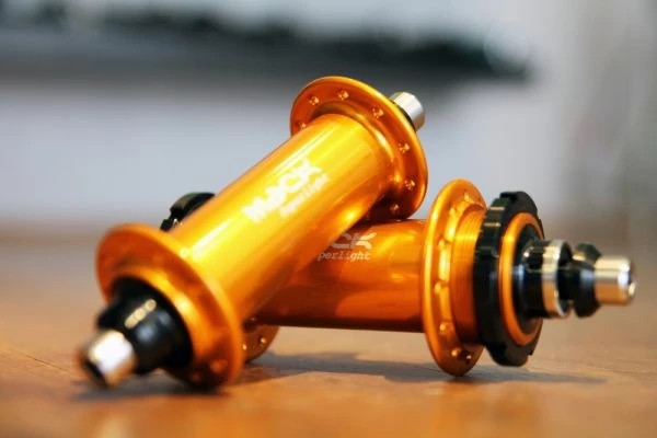 MACK HUBS Superlight Track Hinterrad Nabe Niederflansch - Farbig | Hochwertige Laufradnabe für Rennräder 7 MACK HUBS Superlight Track Hinterrad Nabe Niederflansch - Farbig | Hochwertige Laufradnabe für Rennräder – Bild 7