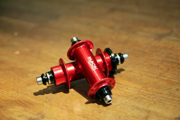 MACK HUBS Superlight Track Hinterrad Nabe Niederflansch - Farbig | Hochwertige Laufradnabe für Rennräder 1 MACK HUBS Superlight Track Hinterrad Nabe Niederflansch - Farbig | Hochwertige Laufradnabe für Rennräder