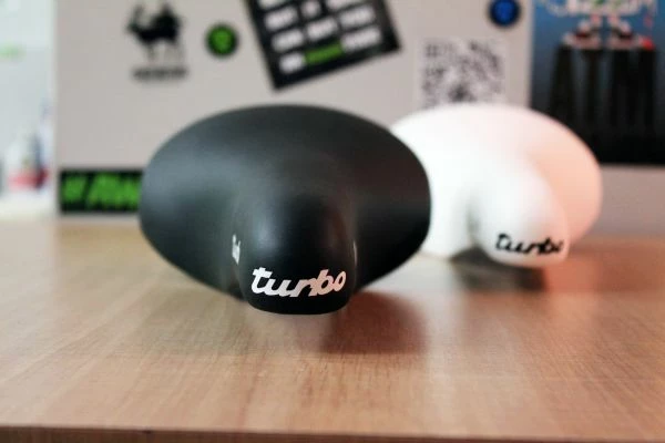 SELLE ITALIA Turbo 1980 Sattel - Hochwertiger Fahrradsattel für Komfort und Stil 5 SELLE ITALIA Turbo 1980 Sattel - Hochwertiger Fahrradsattel für Komfort und Stil – Bild 5