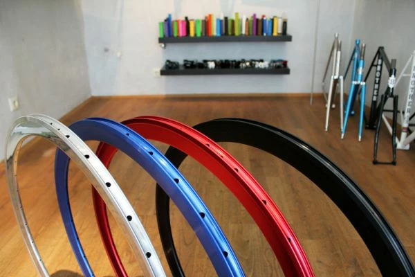 SMParts SM-Parts SMP43 Hochprofil Aluminium Felge 28" 700c - Poliert | Premium Laufrad für Rennräder 3 SMParts SM-Parts SMP43 Hochprofil Aluminium Felge 28" 700c - Poliert | Premium Laufrad für Rennräder – Bild 3